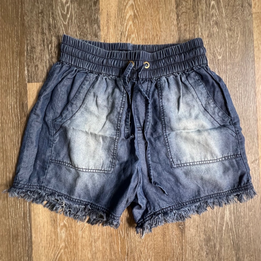 Zenana Shorts Women Small Blue Smocked Elastic Waist Frayed Hem Drawstring Denim